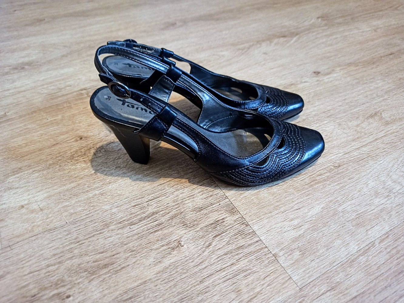Tolle Damen-Schuhe in schwarz von Tamaris 
