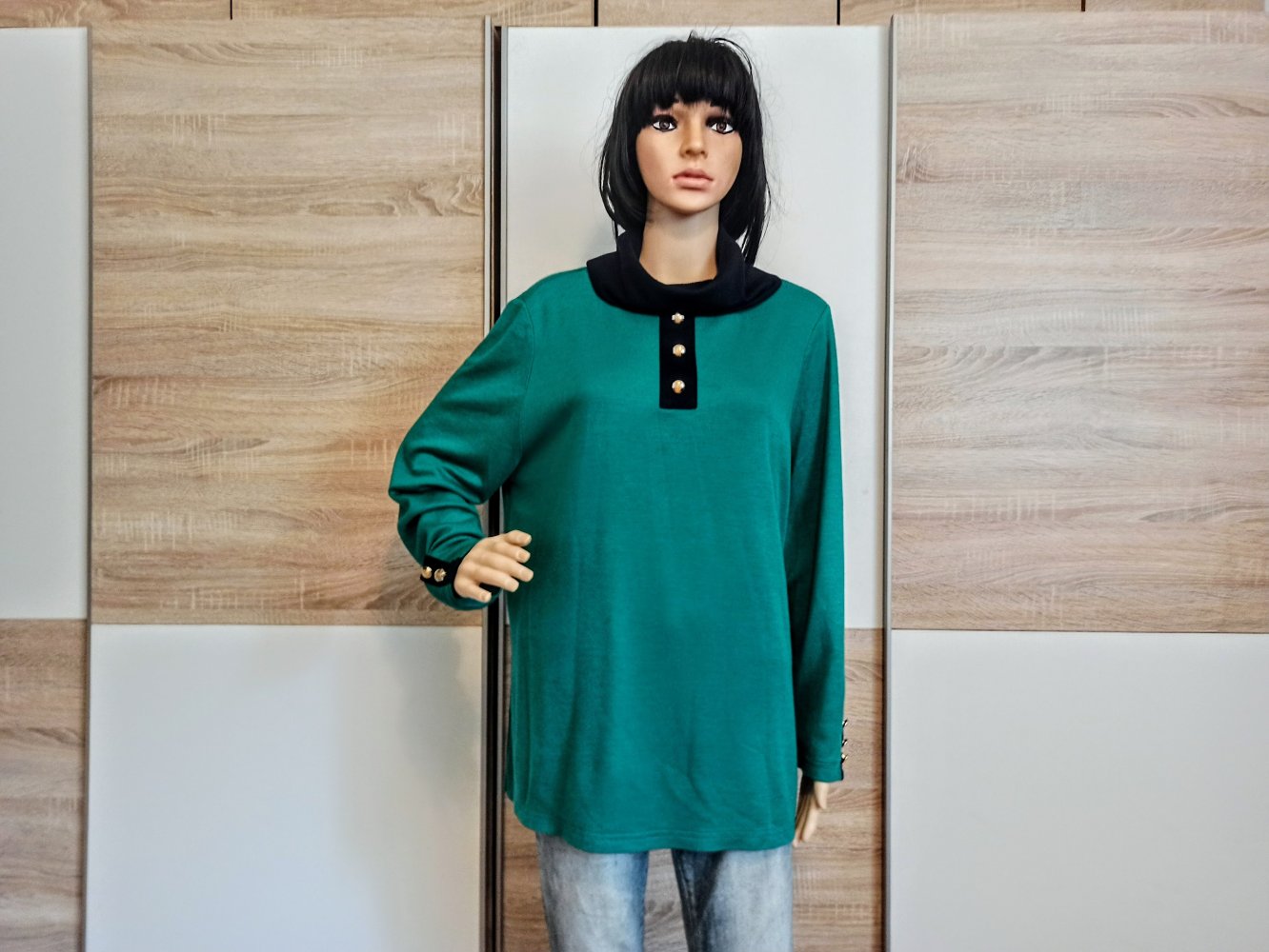 Schöner Pullover in grün/marienblau