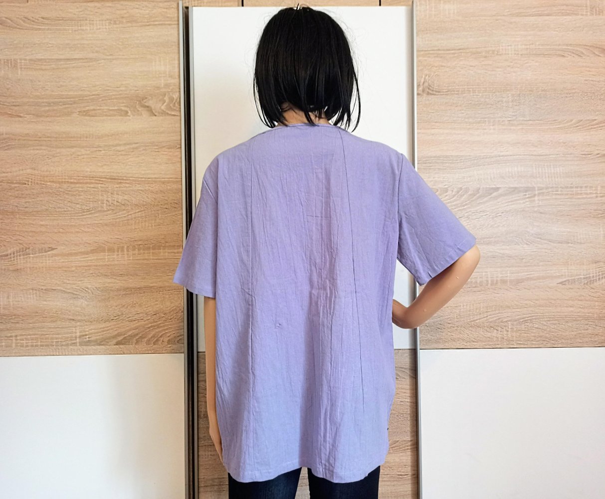 Schöne Bluse in Farbe Flieder mit Blümchen