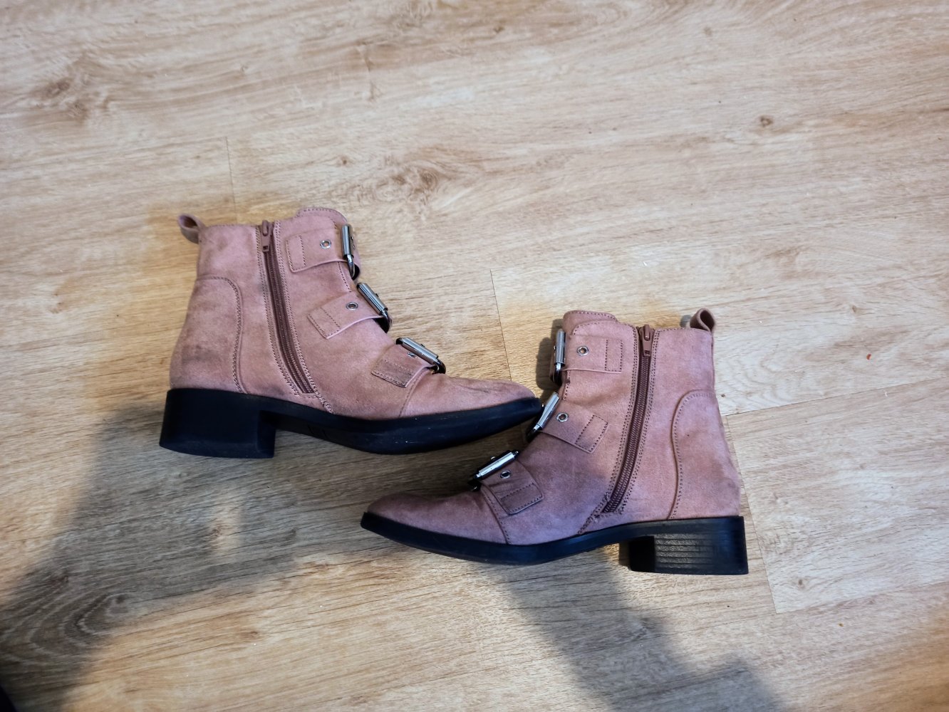 Tolle Stiefeletten in Rosa von Only