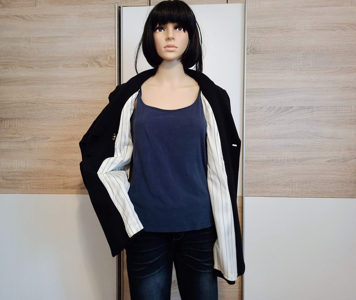 Schöner Mantel in schwarz von Alfani