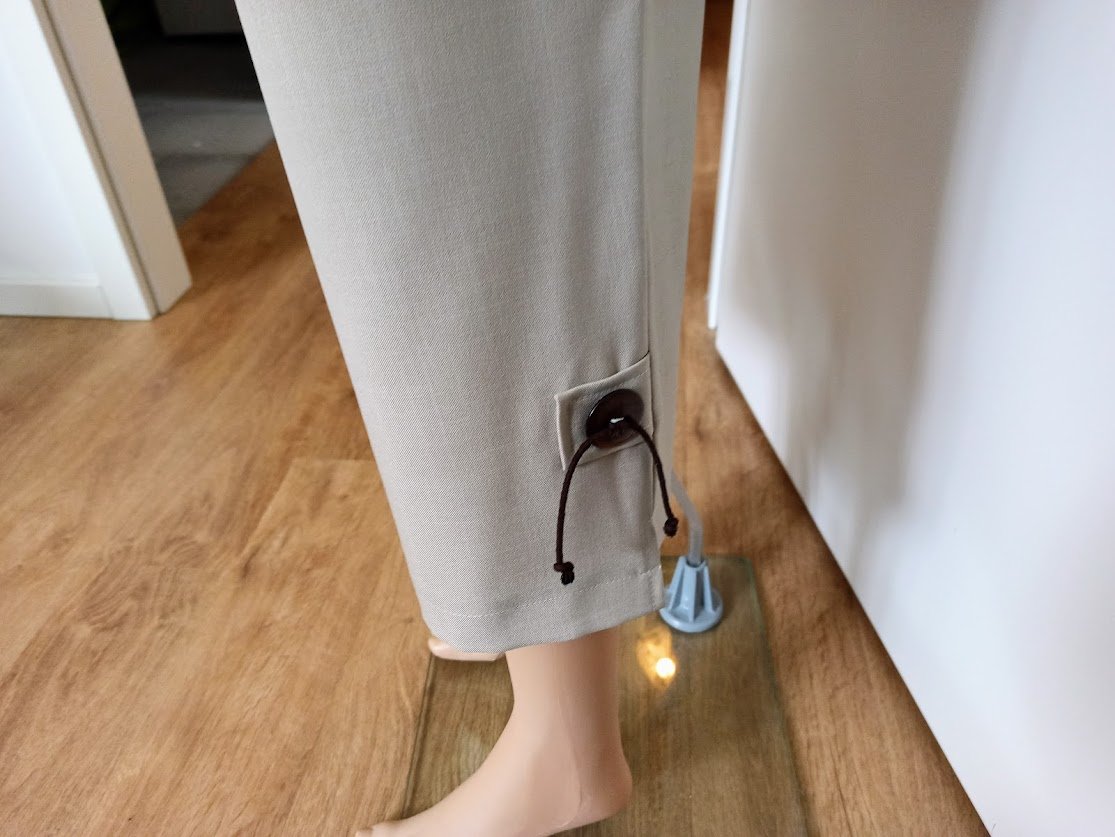 Schöne leichte Hose in Farbe Creme