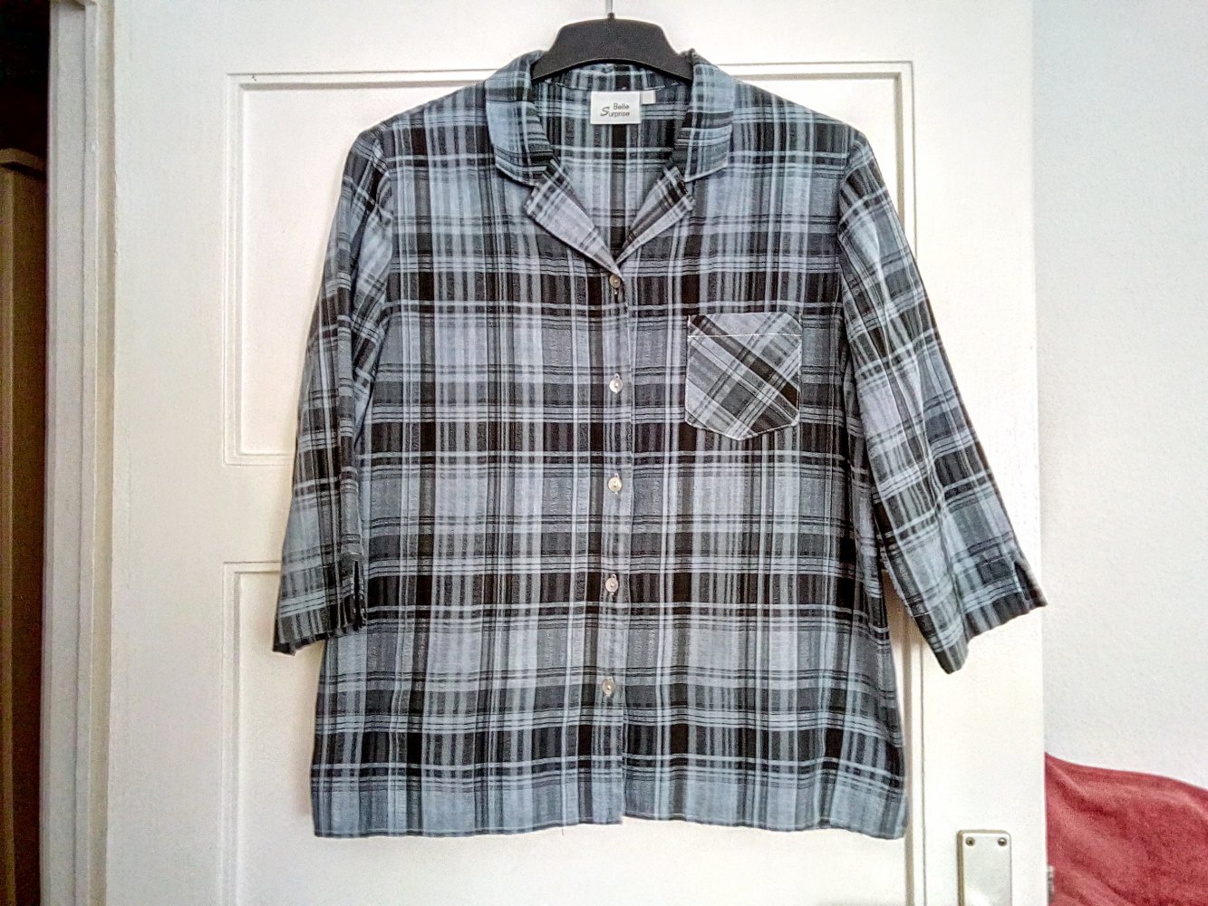 Sehr schöne karierte Bluse 