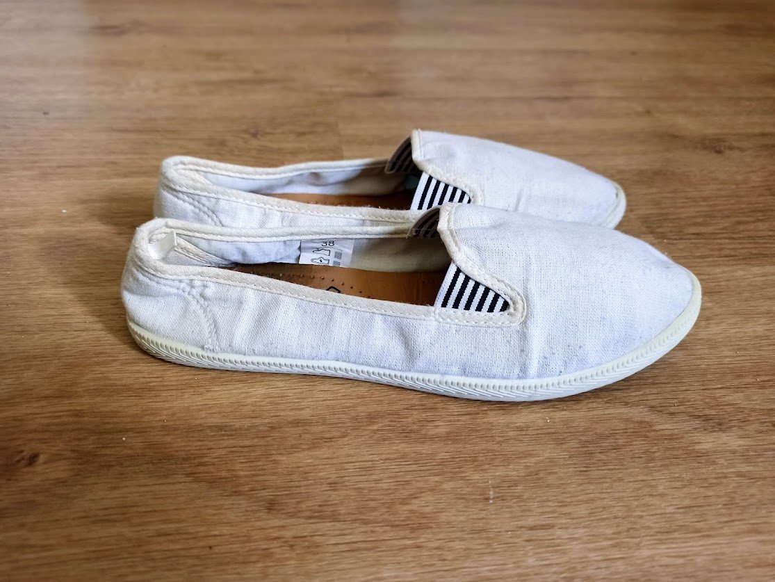     Sehr schöne Sneakers von weiß