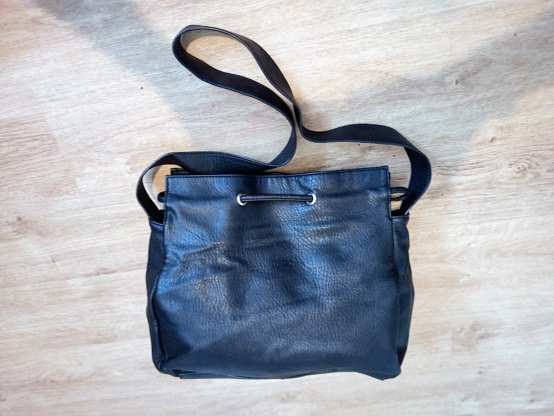Schöne Tasche in schwarz von Mark Adam