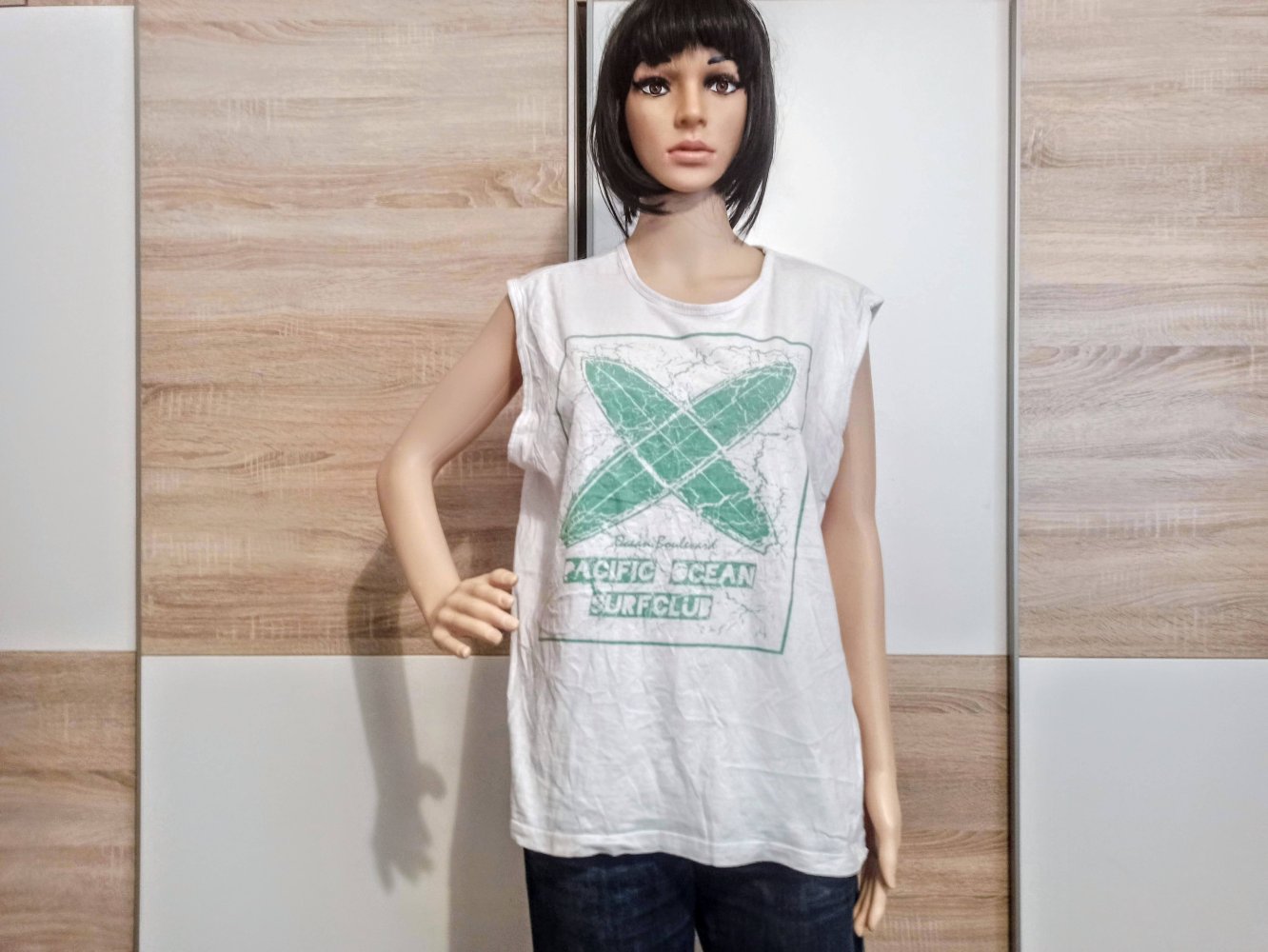 Schönes T-Shirt in weiß von Identic