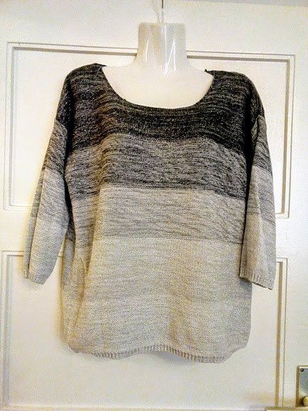 Sehr schöner  Pullover von Esprit mit Grau und Weisen Streifen