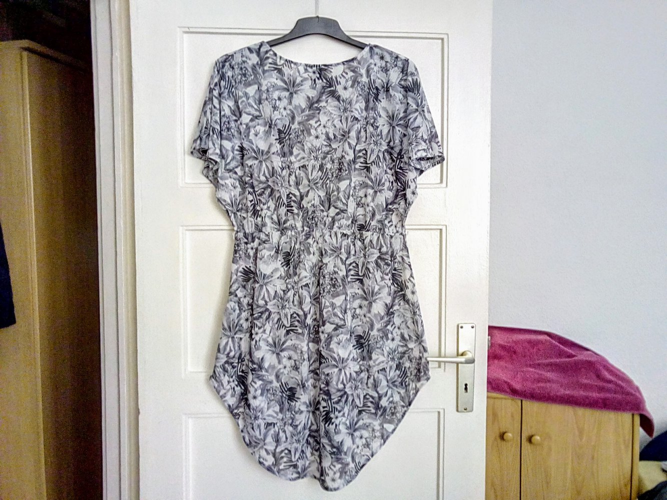 Sehr schönes Blümchen Kleid