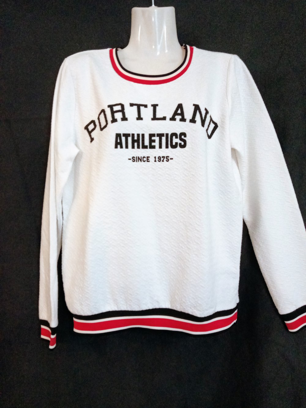 Sehr schöner Langarm-Shirt von FBSister in Weiß