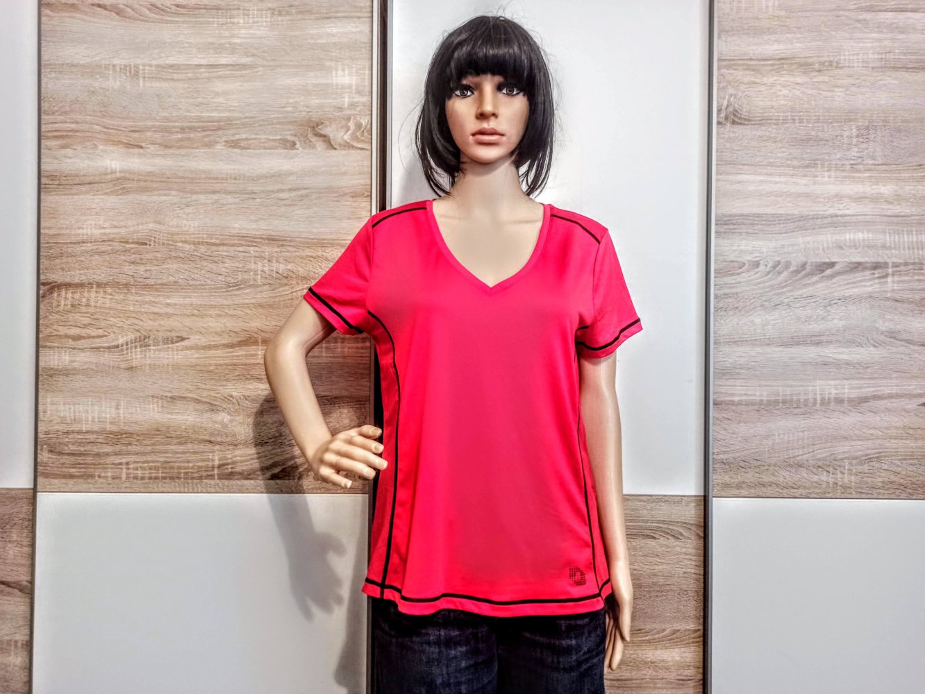 Schönes T-Shirt in rot von Crivit