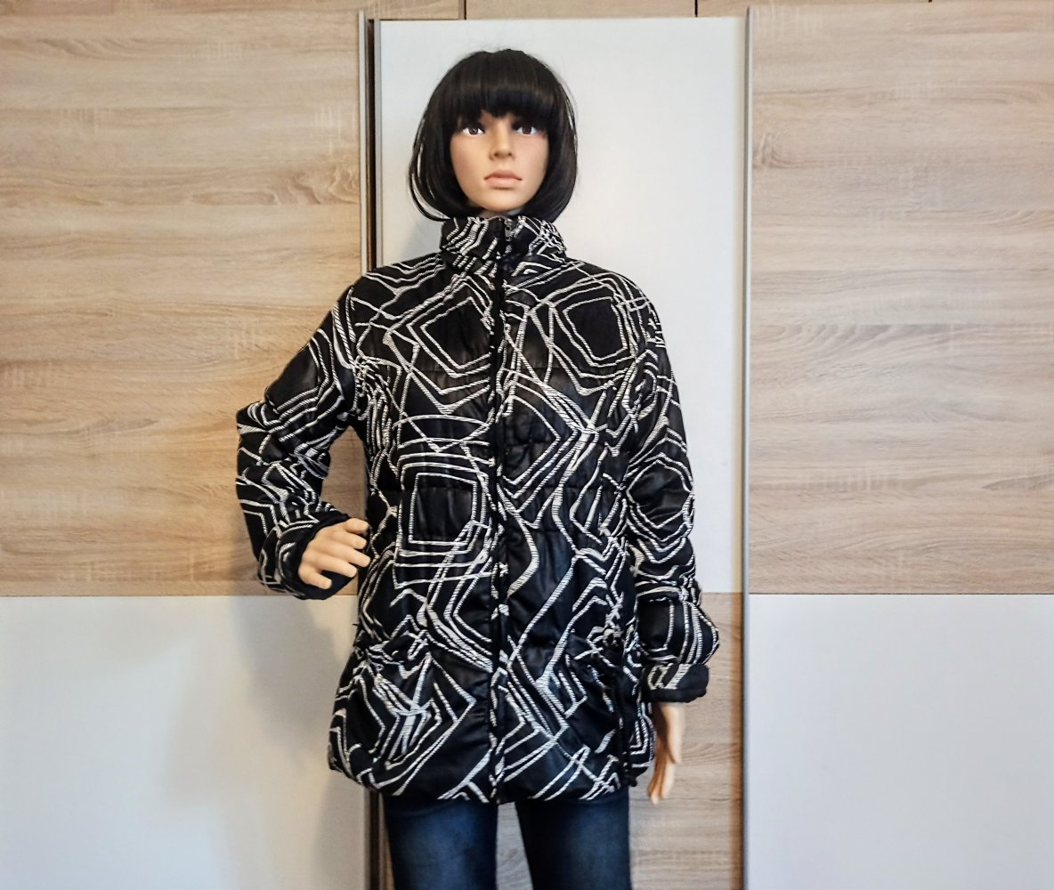 Schöne  Jacke in schwarz/weiß von Eurostyle Collection