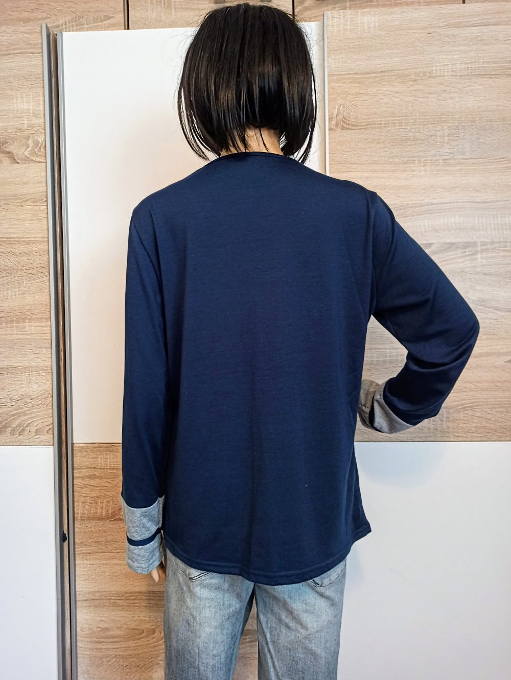 Schönes Langarm-Shirt in marienblau/grau