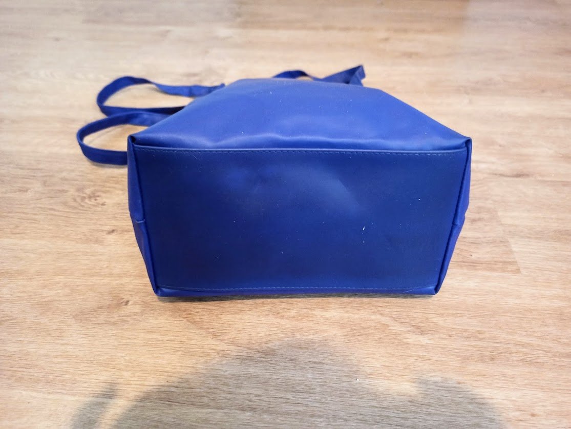 Schöne Tasche in farbe Lila