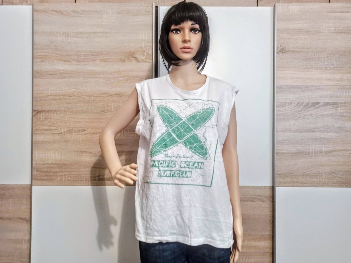 Schönes T-Shirt in weiß von Identic