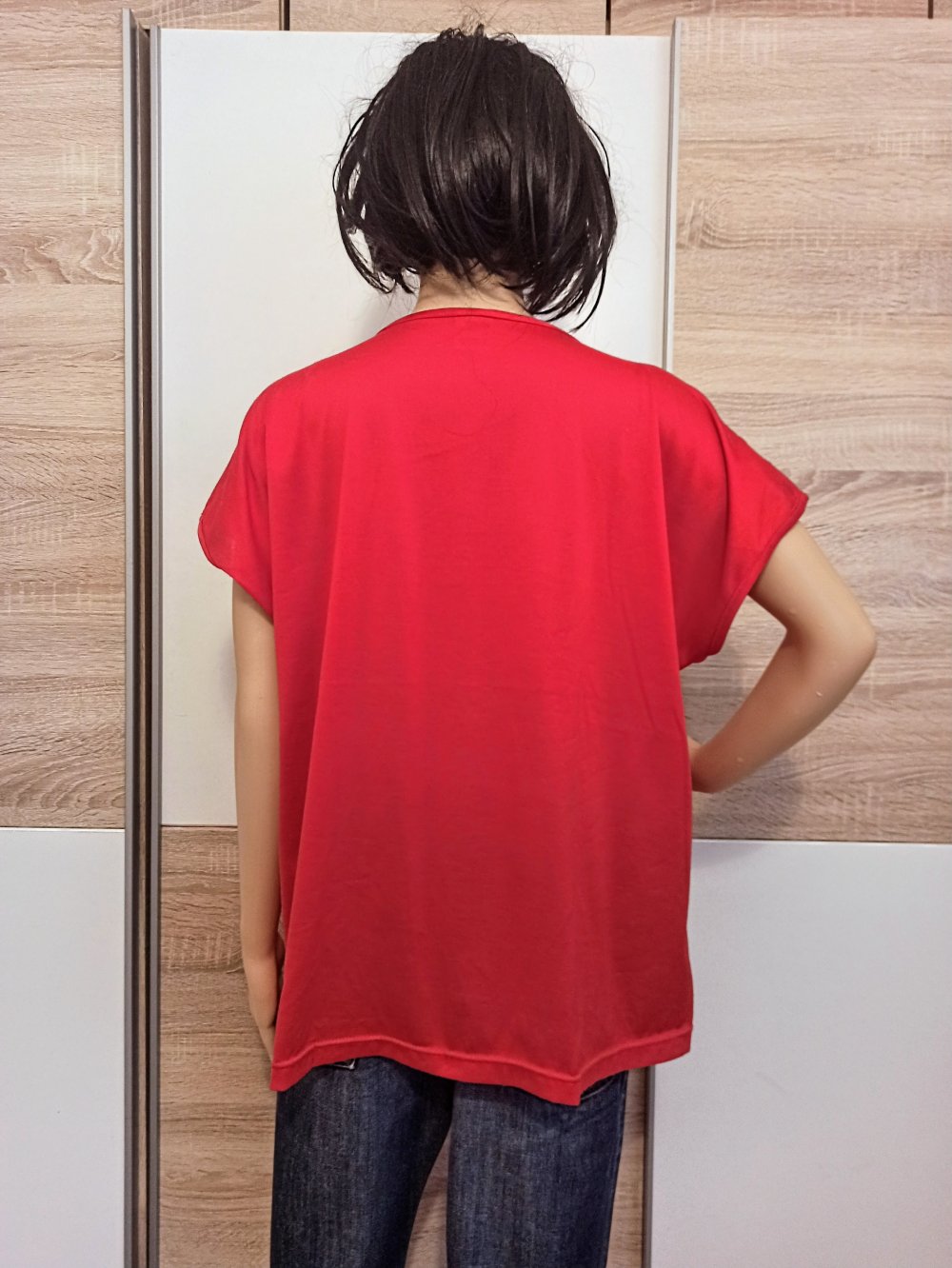 Schönes T-Shirt in rot mit Strasssteinen