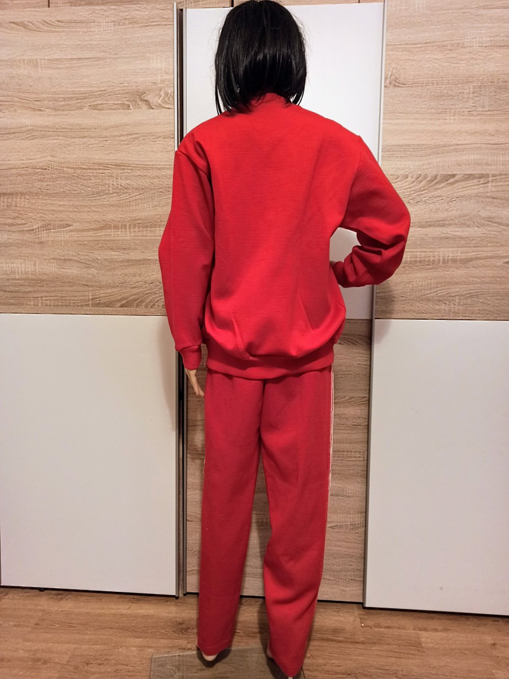 Schöner Sport-Anzug in rot