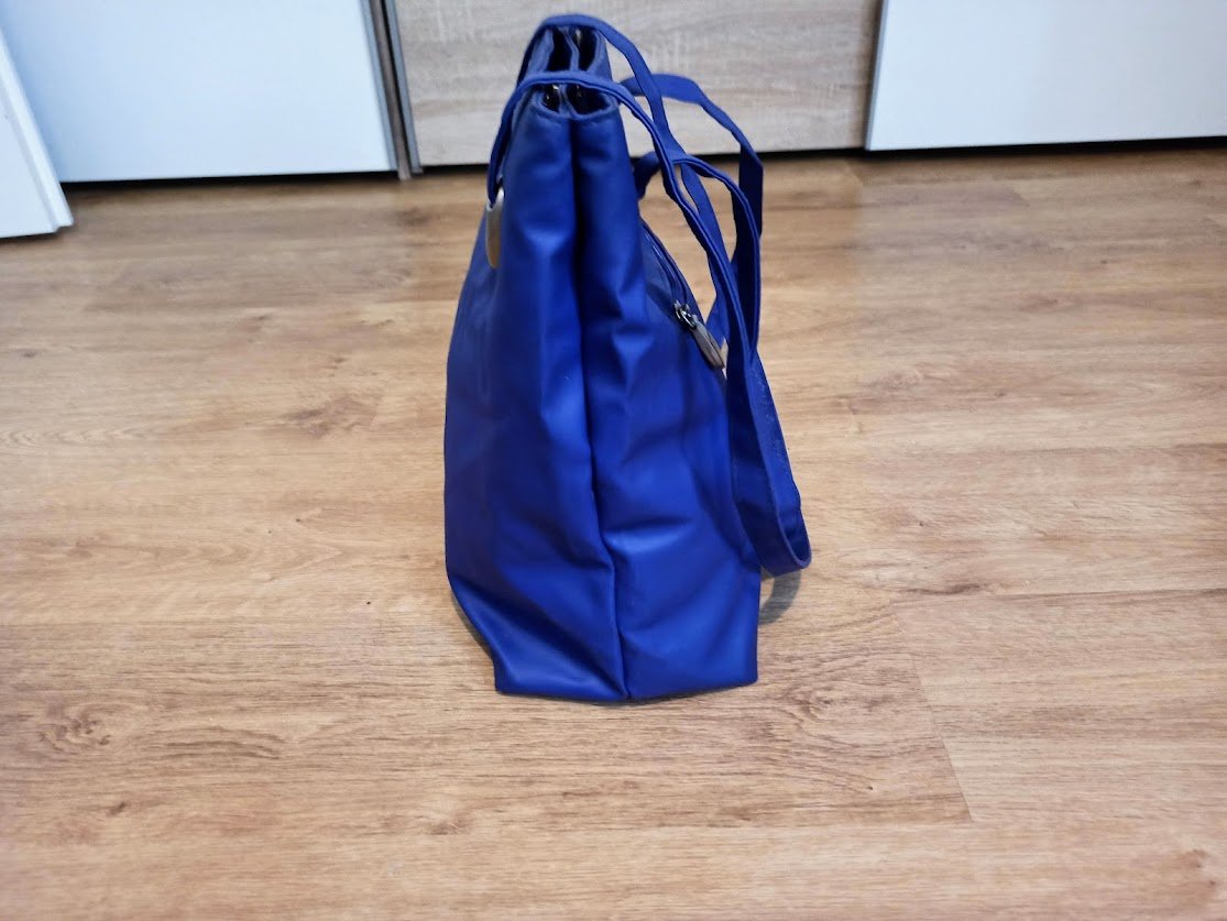Schöne Tasche in farbe Lila