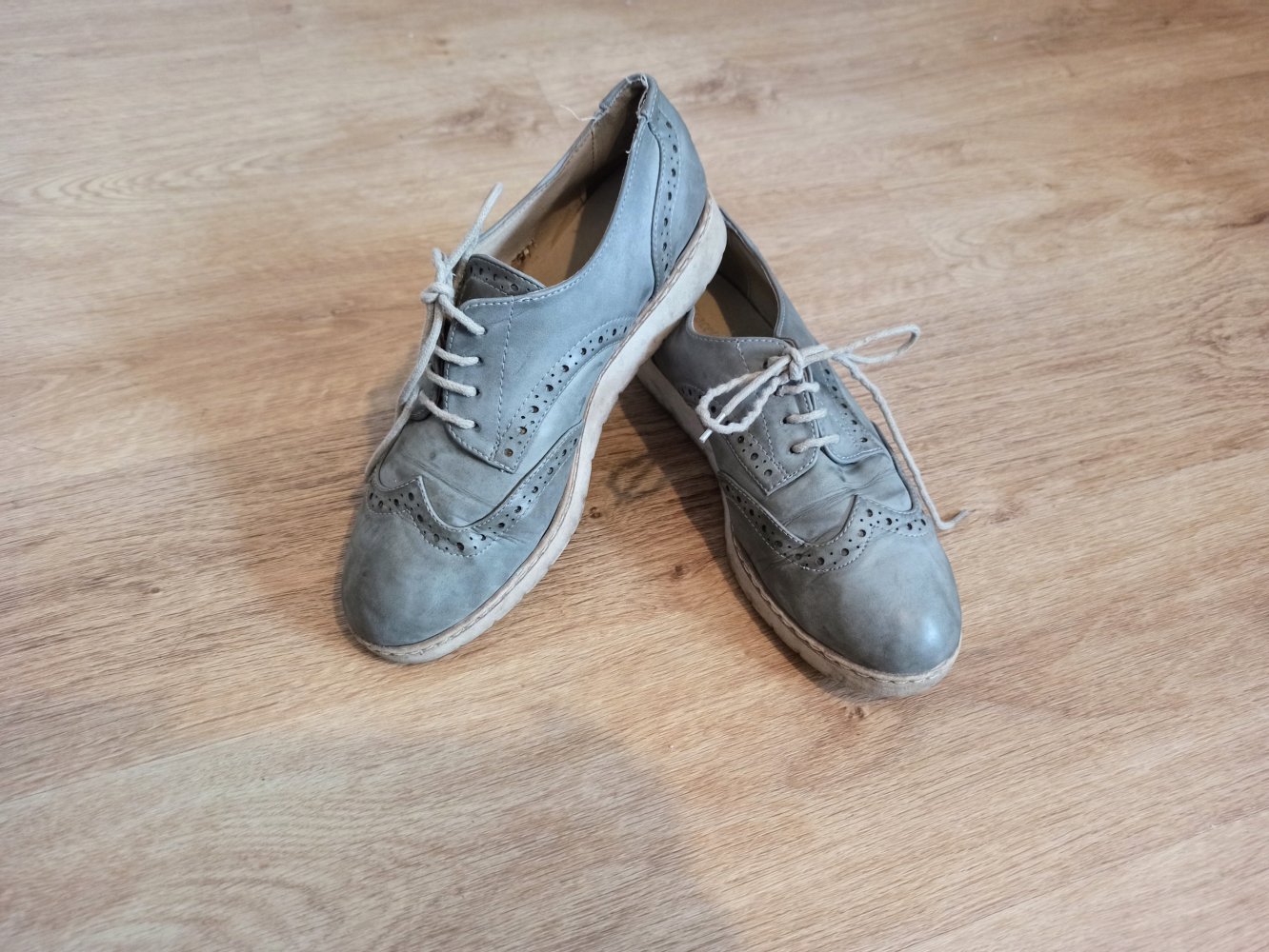 Tolle Leder-Schuhe von Graceland in grau