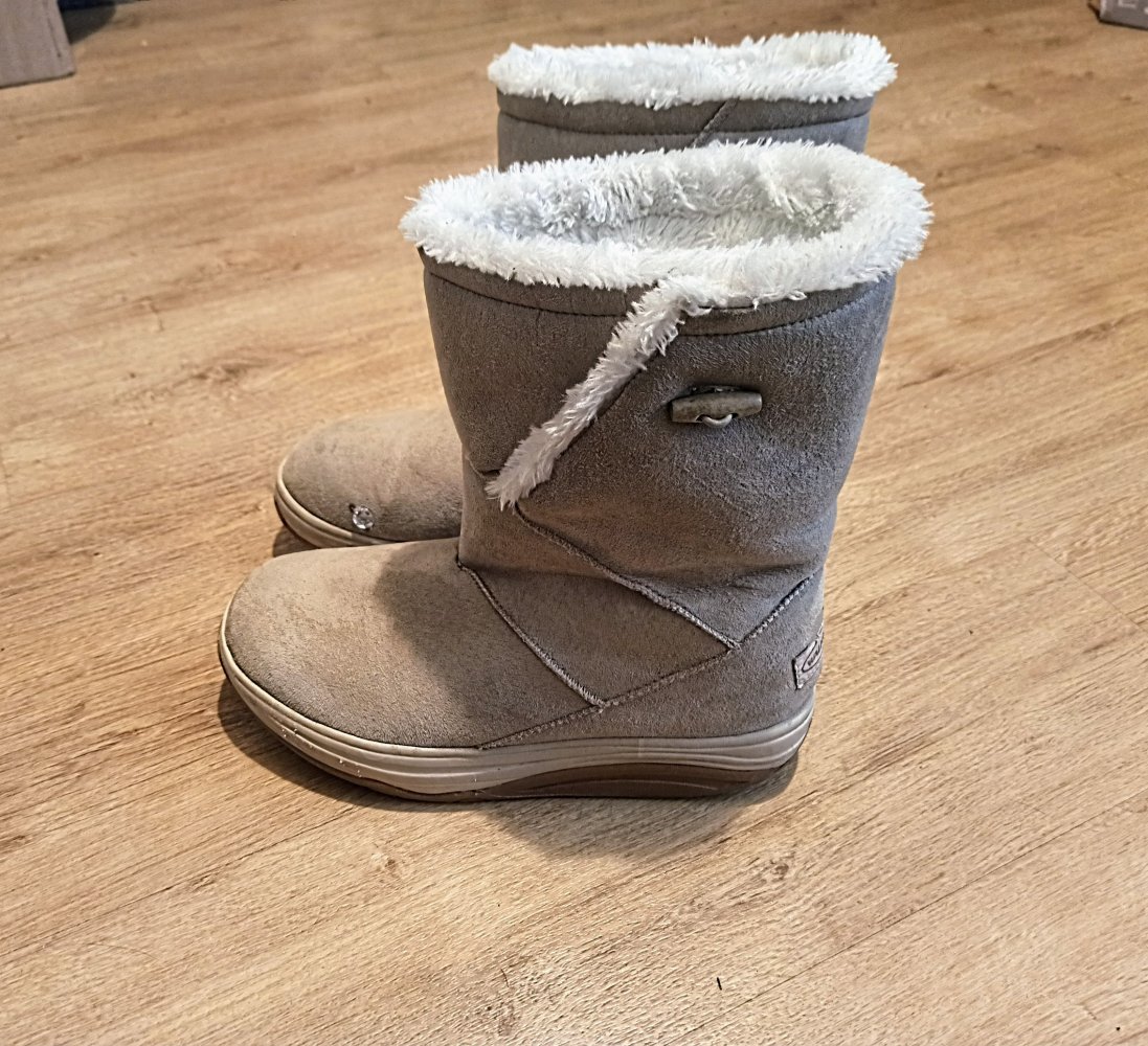 Tolle Stiefel in cremefarbe von walkmaxx