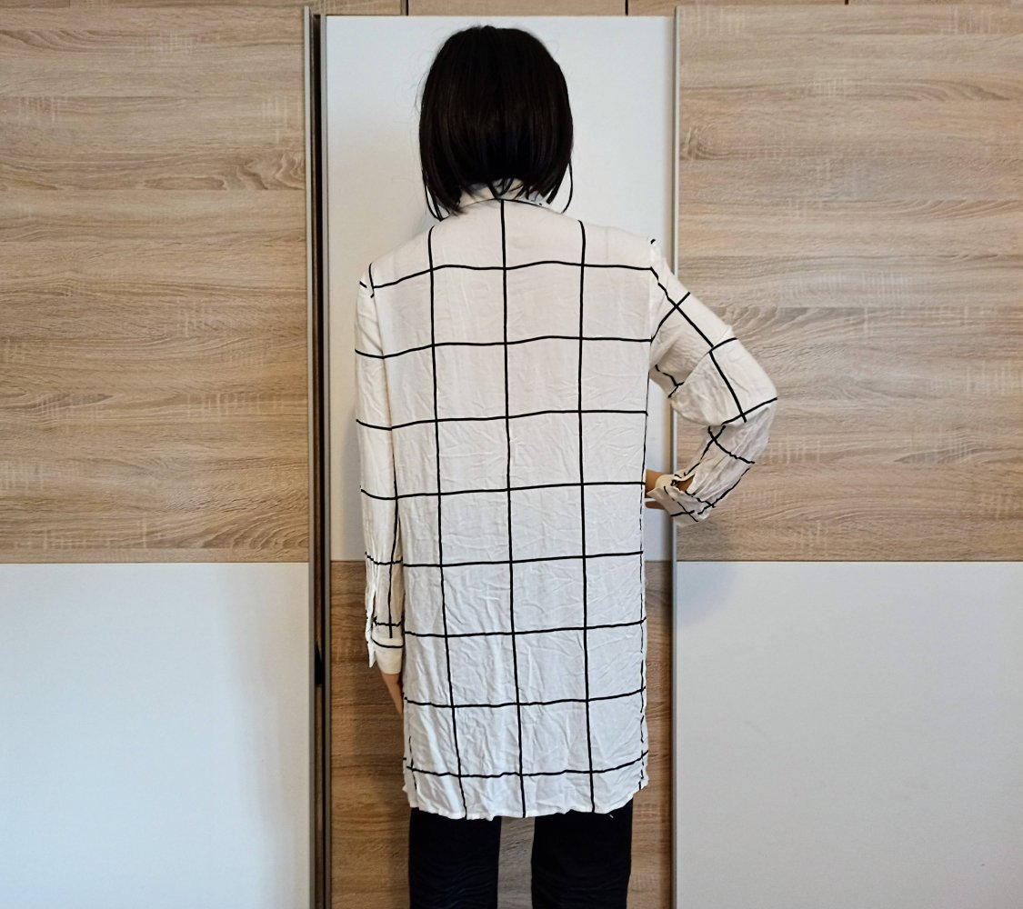 Schöne  karierte Bluse in schwarz/weiß