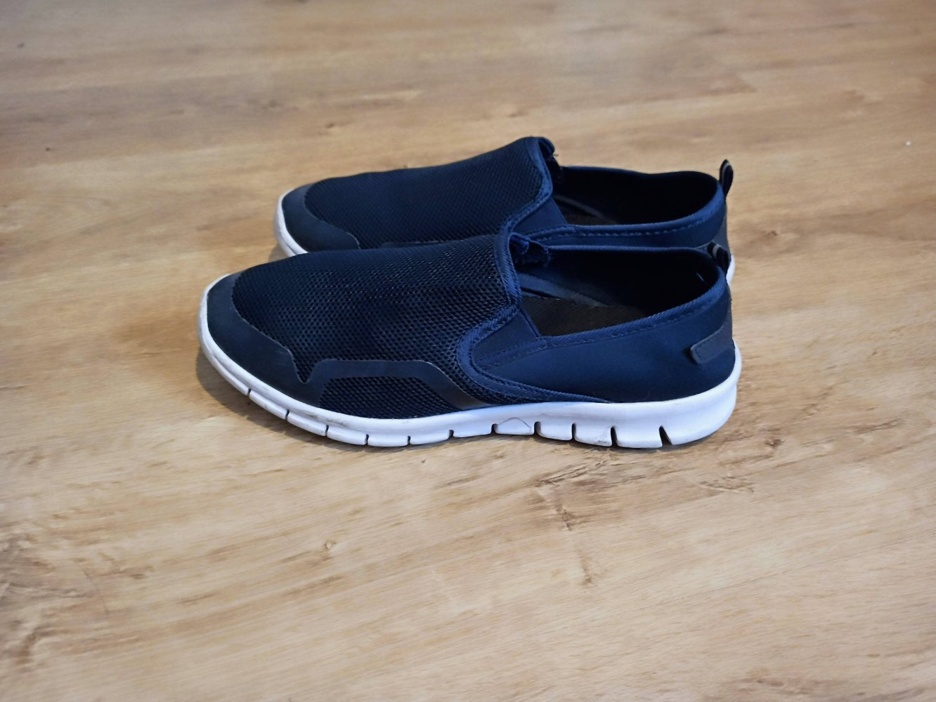 Sehr schöne Sneakers in marienblau