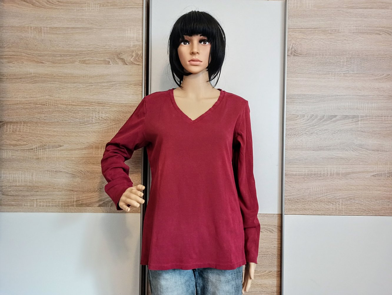 Schöner Langarm-Shirt in burgunderrot von Uniqlo