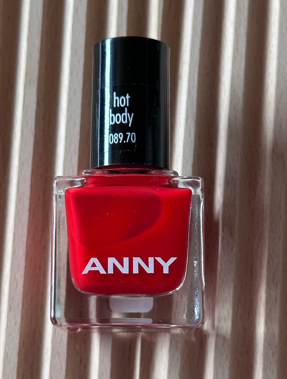 Blush Nagellack Eyeliner Kosmetik neu