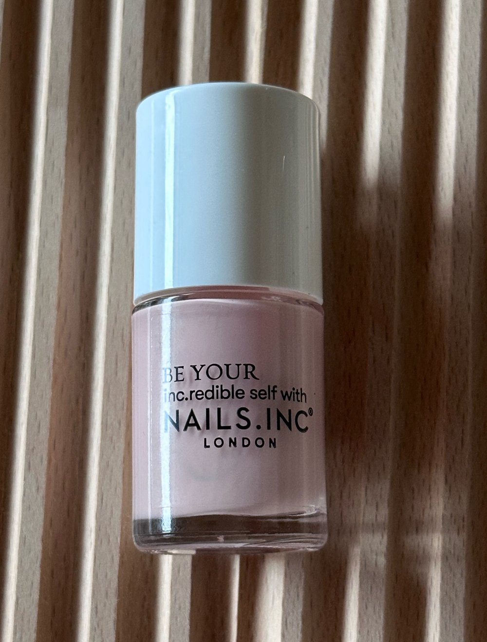 Blush Nagellack Eyeliner Kosmetik neu