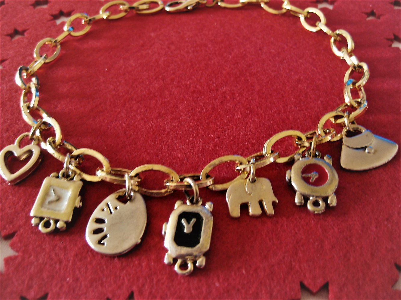 bezauberndes, außergewöhnliches Collier von MADELEINE