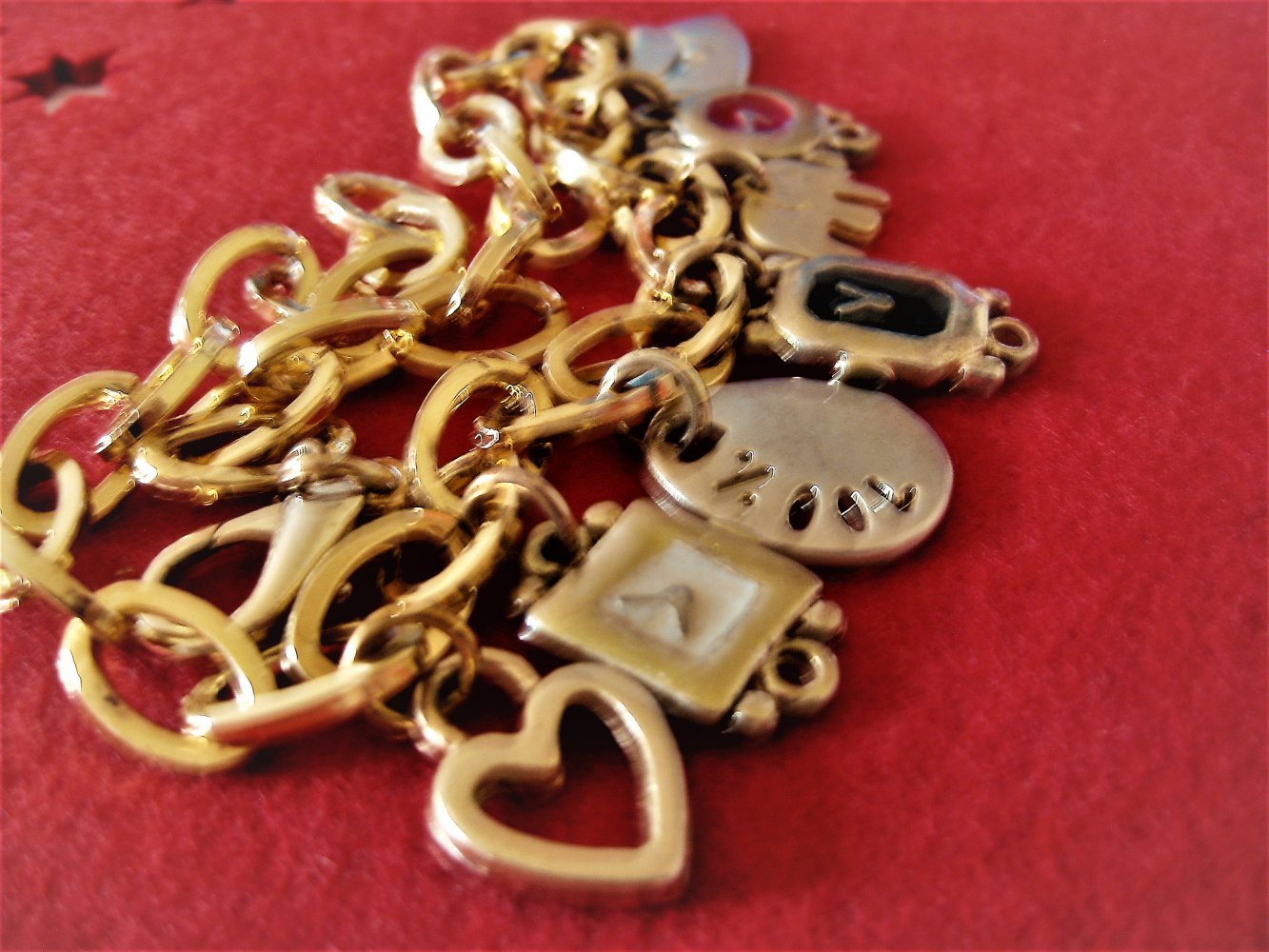 bezauberndes, außergewöhnliches Collier von MADELEINE