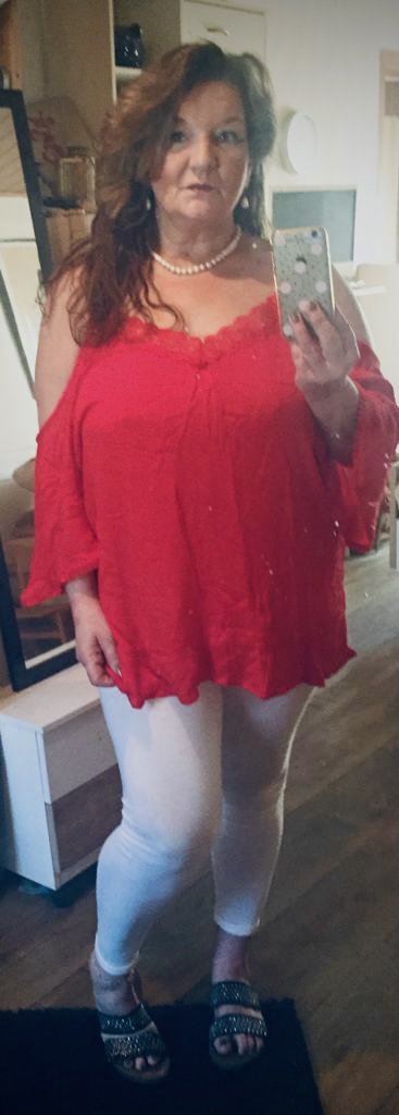 Bluse mit Cut shoulder 