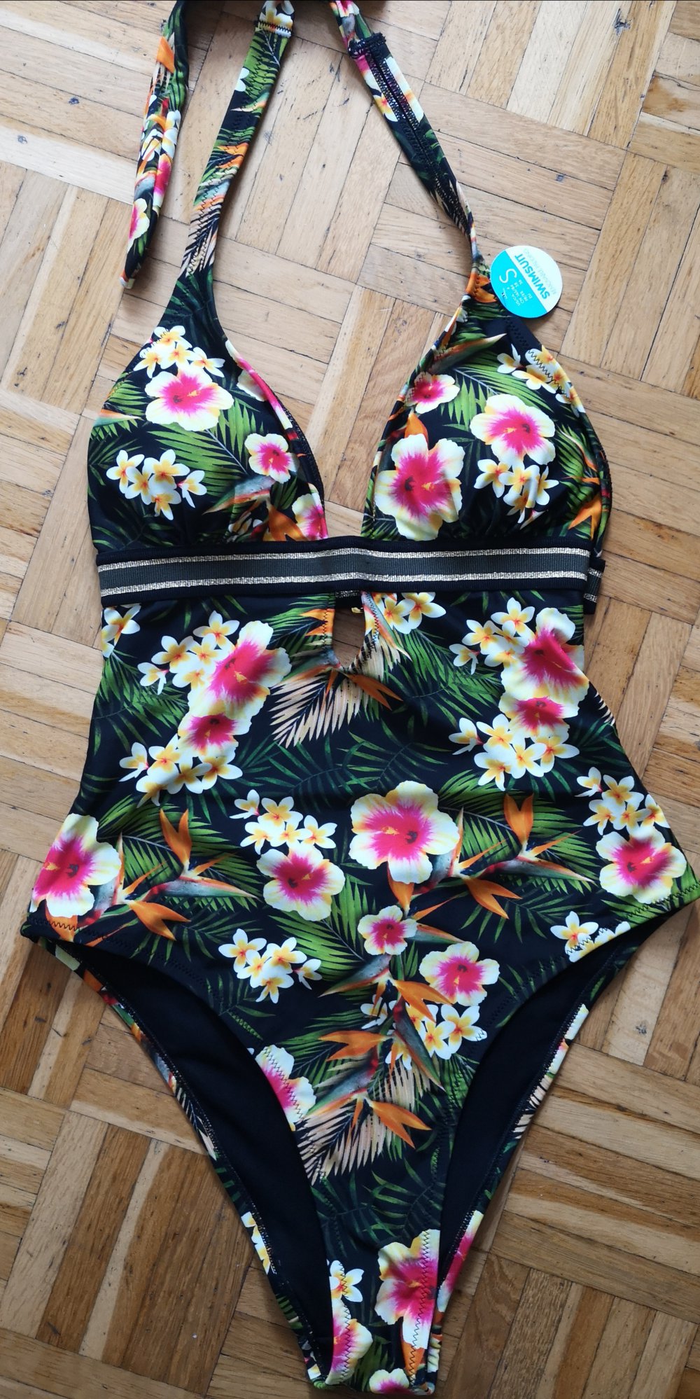 Schöner neuer Badeanzug 