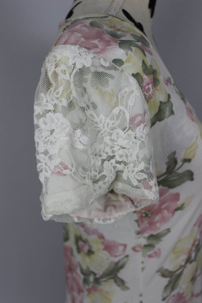 Blümchen T-Shirt von Ichi L