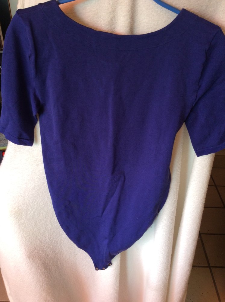 Body marineblau