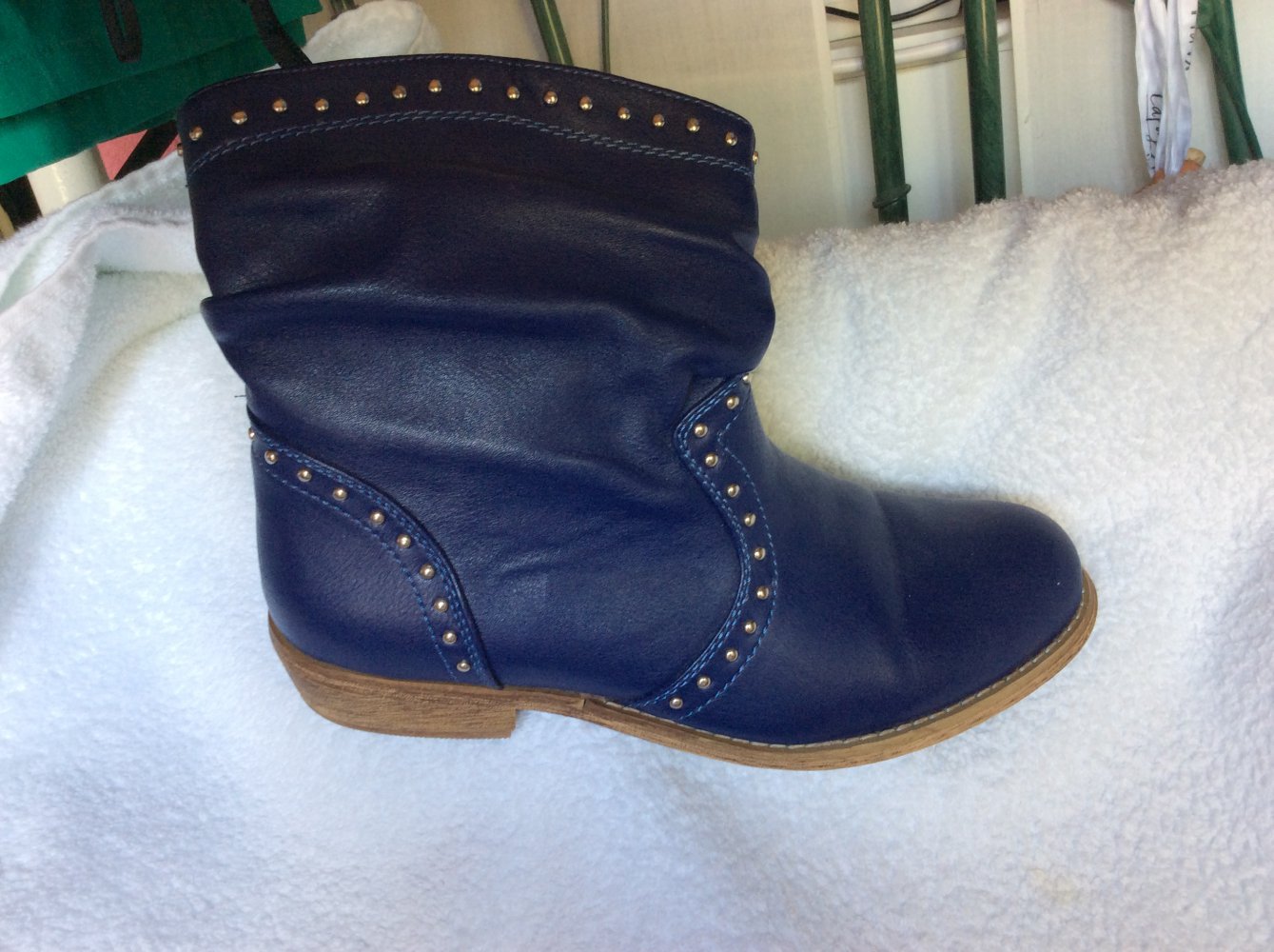 royalblaue Stifeletten