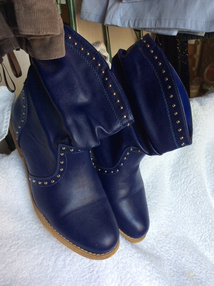 royalblaue Stifeletten