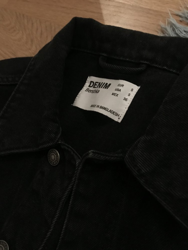 Schwarze Jeansjacke