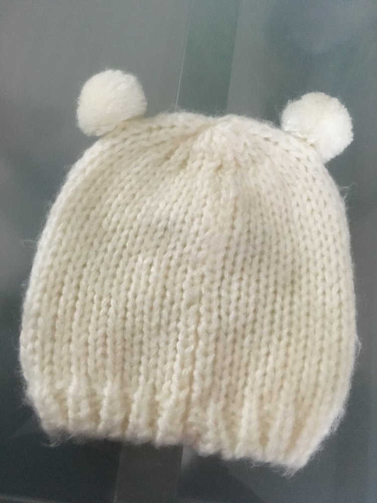 Teddy-Mütze mit Bommeln