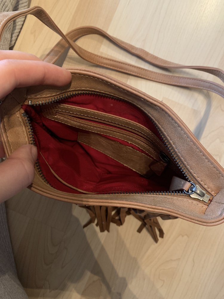 Ledertasche mit Fransen