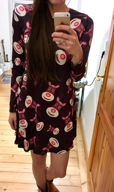 NEU Kleid Gr. L (ca. 40/42) lila Christmas Rentiere Weihnachtsmotiv