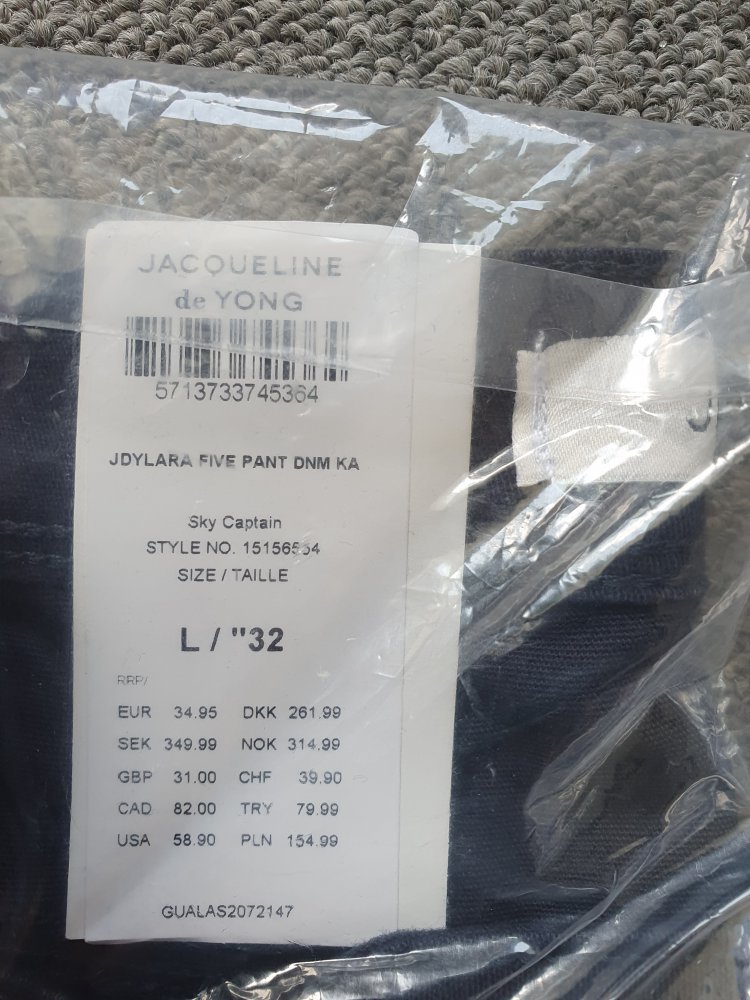 Damen Jeans Neu & Orginalverpackt