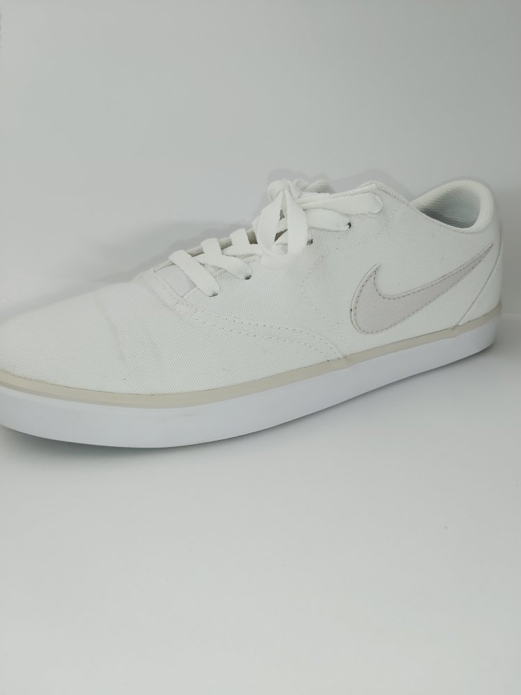 Weiße Nike Schuhe