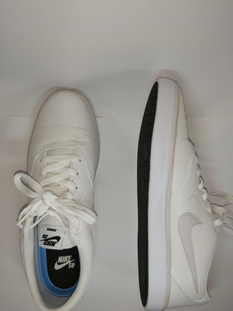 Weiße Nike Schuhe