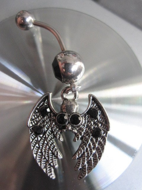 Totenkopf Bauchnabelpiercing mit schwarzem Stein 316L Chirurgenstahl