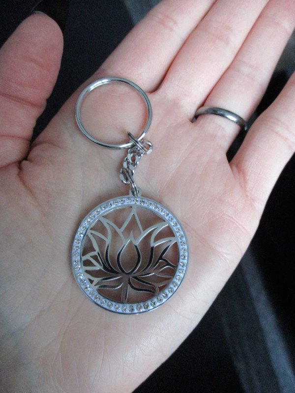 Schlüsselanhänger Anhänger Lotusblume mit Strass silber