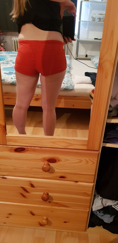 FB Sister Spitzen Hot Pants S in Rot