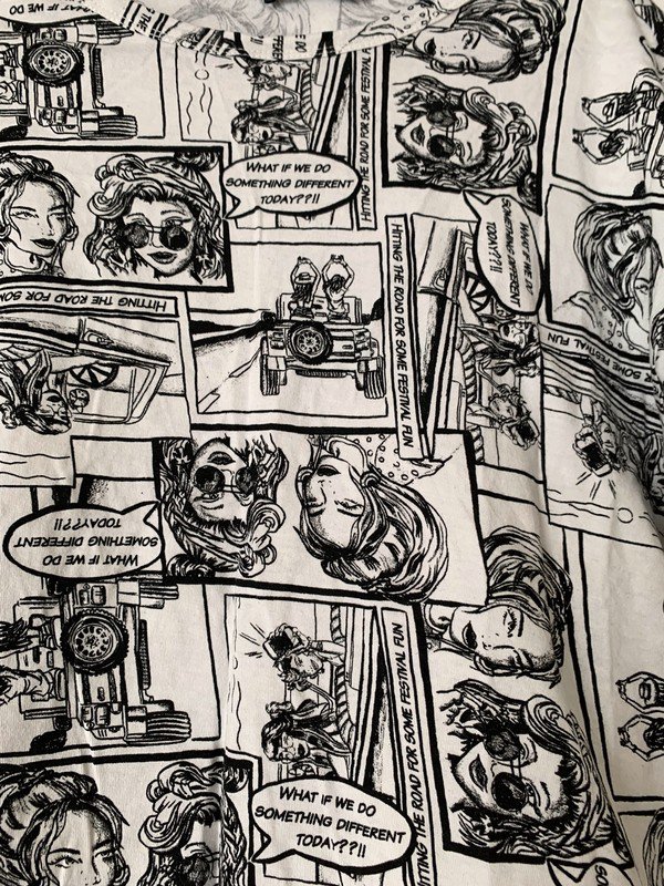 Weißes Tshirt mit Comicmuster von Zara