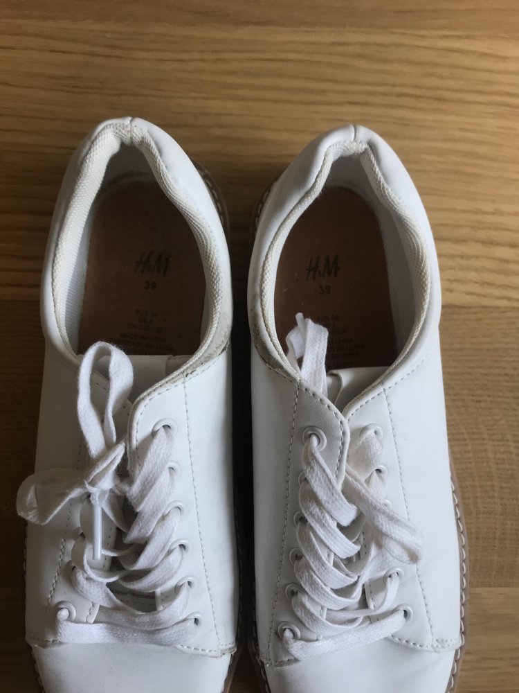 H&M bast weiße sneaker