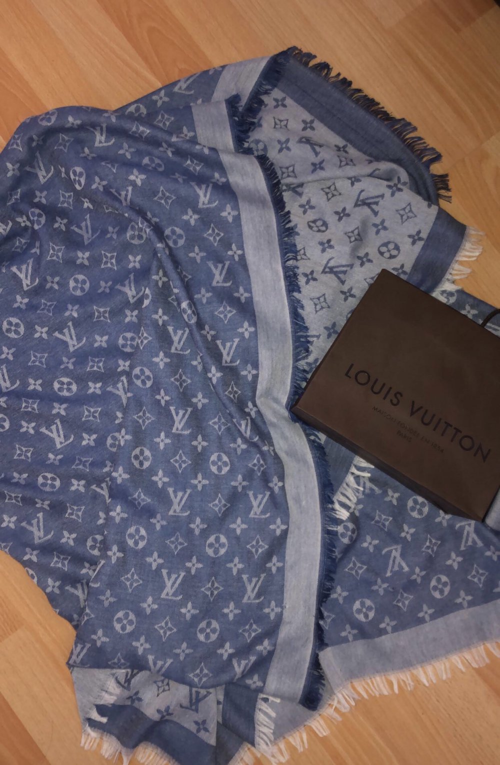 Louis Vuitton Monogram Schal 