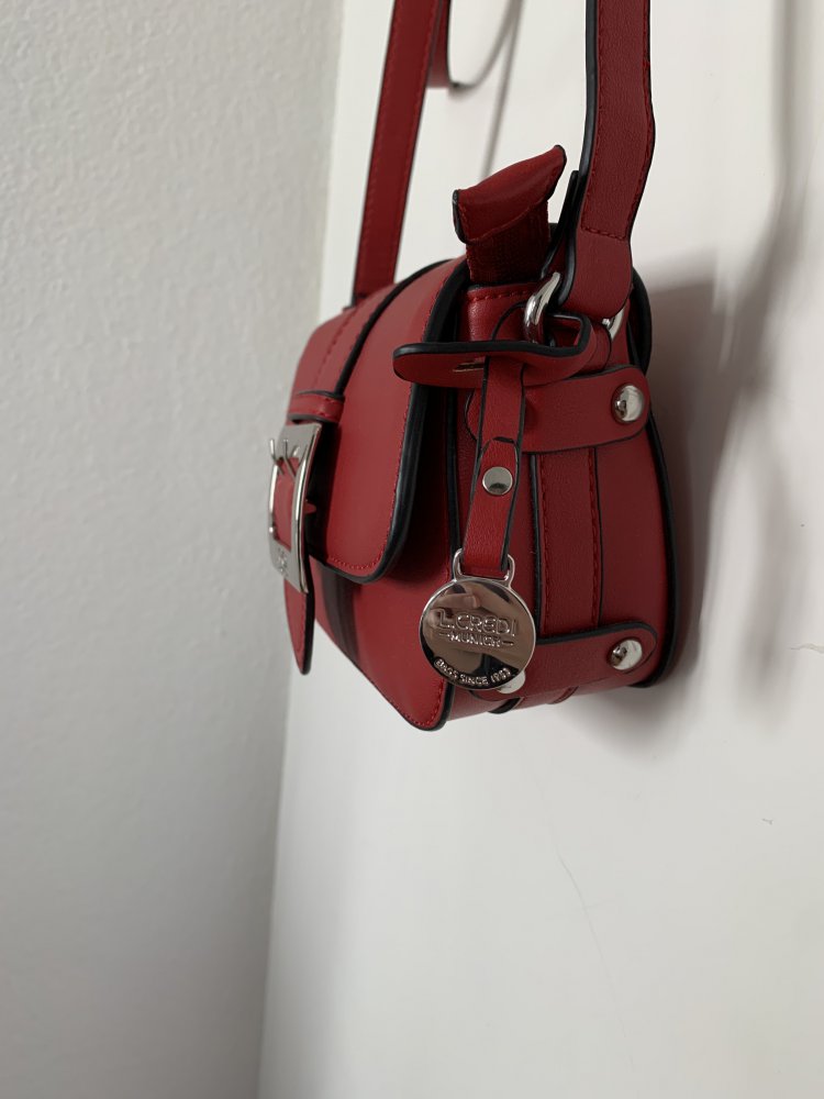 rote Umhängetasche von L. Credi